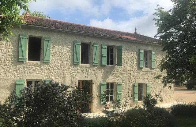 Grande Maison de Campagne 250 m2 - Piscine chauffée - tennis privé