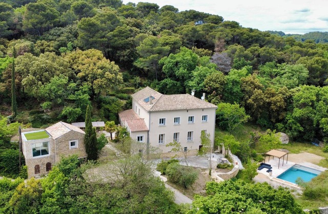 Très grande bastide en pleine nature, 2 piscines privées & vue panoramique !