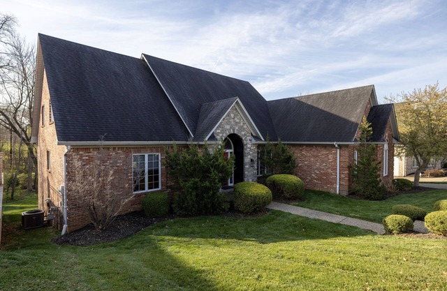 Large Derby/PGA Home, Great Location!