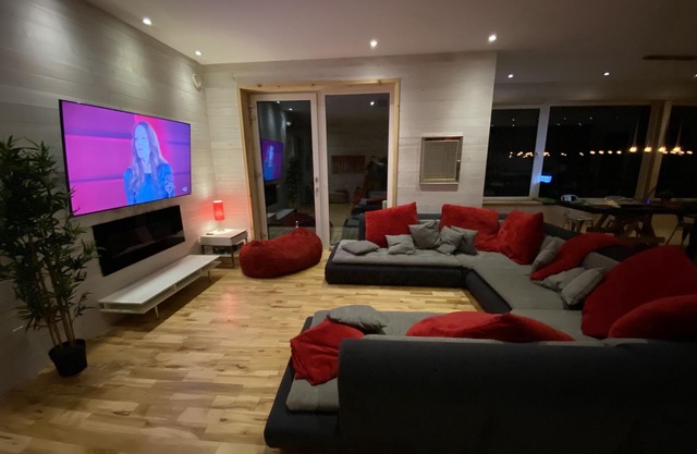 Chalet Éco-Contemporain + Spa / 6 chambres (14 pers.)