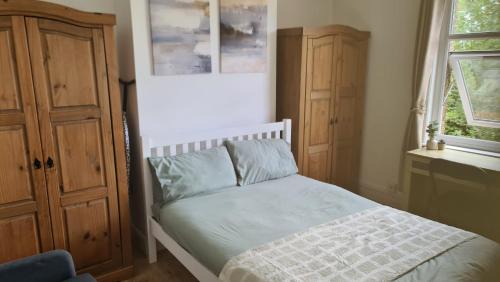 Large Ensuite Rooms RG2 Near Town Centre & Hospital