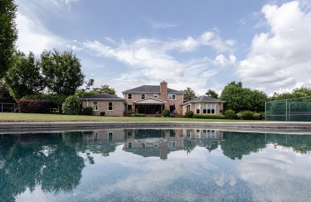 LARGE ESTATE HOME - With Beautiful Salt Water Pool