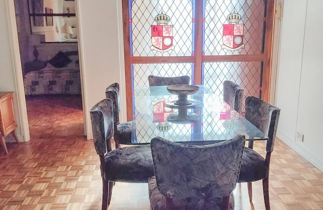 Large family apartment in the heart of the city, very close to the Obelisk.