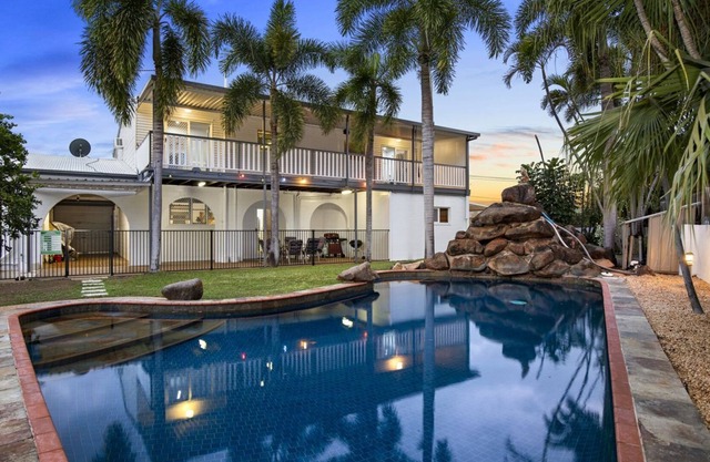 Large family home on the Beach and Park and Strand