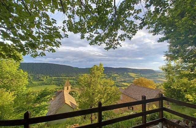 Grande maison familiale de caractère dans village authentique de Lozère