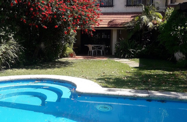 Grande maison familiale avec piscine dans quartier calme