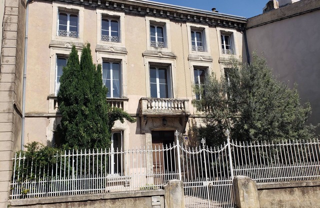 Large family house in a 19th century Hôtel Particulier