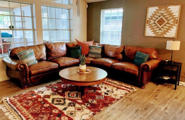 Large Family & Pet Friendly Spa, Kern, Sequoia