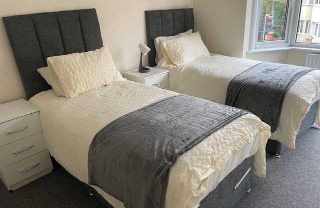 Large, furnished 4 bedroom apartment suitable for workmen and teams