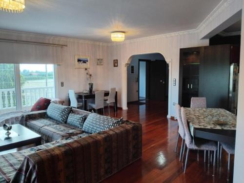 Large Garden Family Apartment