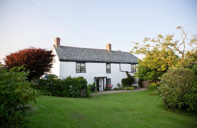 Large Grade II Listed 17th Century Farm House In Stunning Rural Location Near Ocean