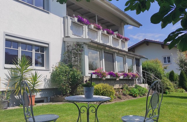 Grand appartement au rez-de-chaussée avec jardin d'hiver