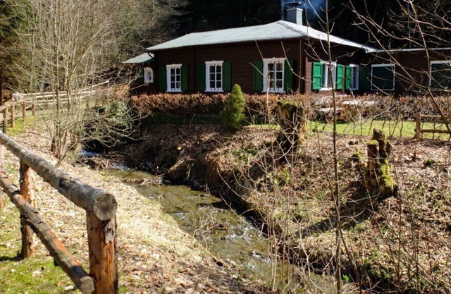 Grande maison de vacances dans un endroit isolé, randonnée, VTT, ski, chasse