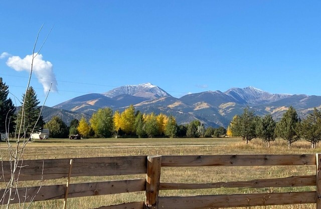 Large Home w/ Hot Tub and 360 mountain views near Salida!