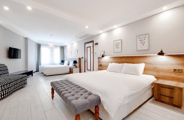 Large Hotel Room w Terrace Near Bursa Grand Mosque