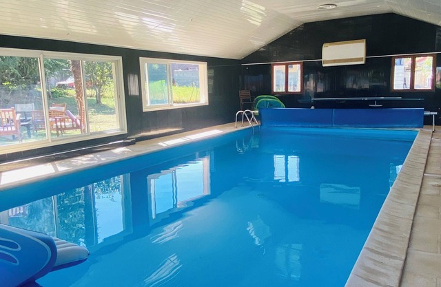 Large house 16-18 people with indoor pool
