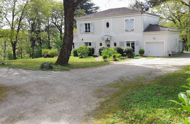 Grande maison 190 habitable 5 chambre 10 personnes, Le Petit Versailles Cahors