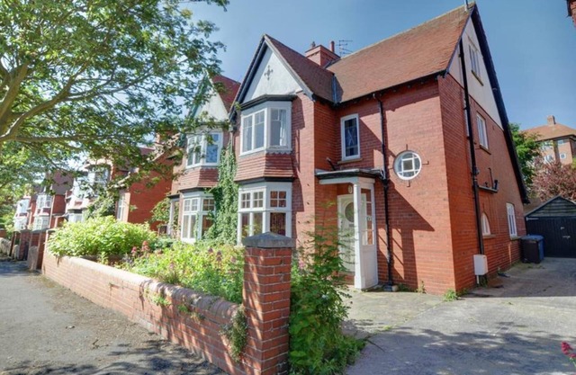 Grande maison à Scarborough près de la plage, grand jardin et spa à 7 places