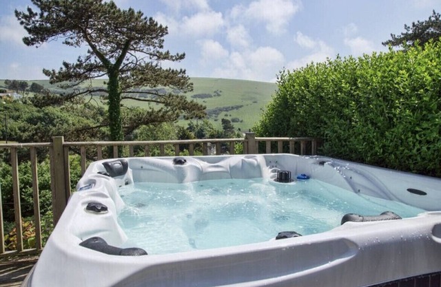 Incroyable vue sur la mer à proximité de la plage de Woolacombe. Grand jardin avec bain à remous.