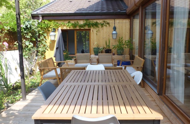 Large house with garden 5 minutes' walk from the center of Thonon