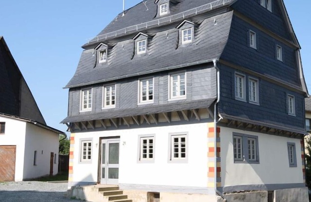GRANDE MAISON AVEC CONFORT MODERNE POUR 25 PERSONNES ENTRE RHEIN ET MOSELLE