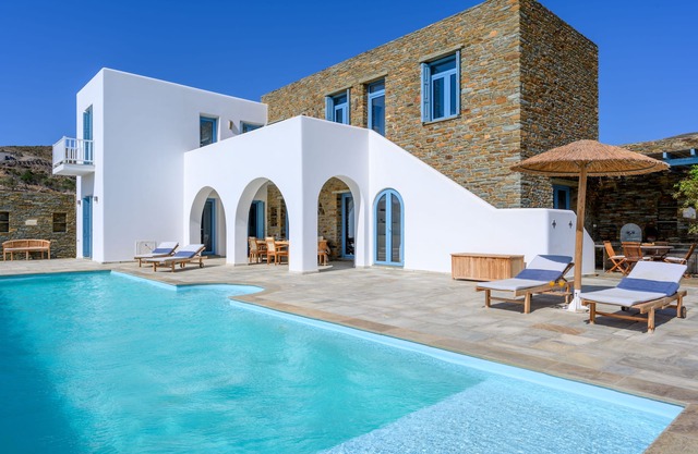 Grande maison avec piscine à 100m de la plage