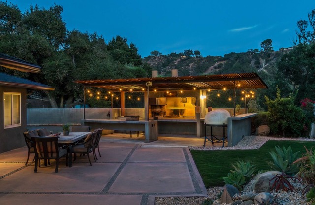 Large House with Pool, Game Room & Amazing Outdoor Area