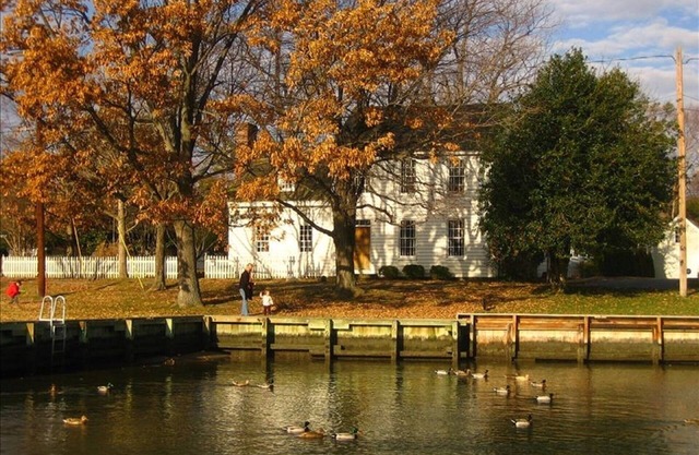 Grande - DANS LA VILLE - Maison historique sur le port de St Michaels - Marchez vers tout!