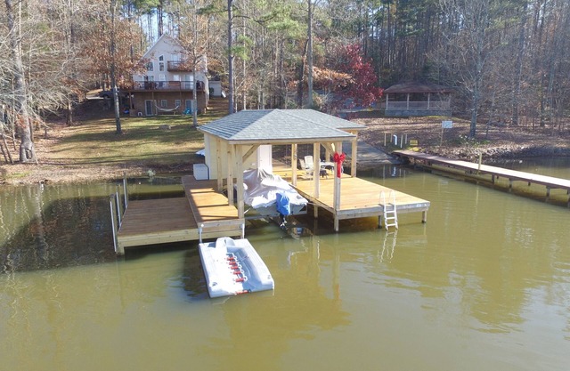 Grande maison au bord du lac, pour 14 personnes - Location parfaite pour plusieurs familles!
