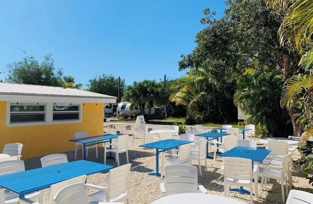 Large Lot & RV | Camp in the Keys