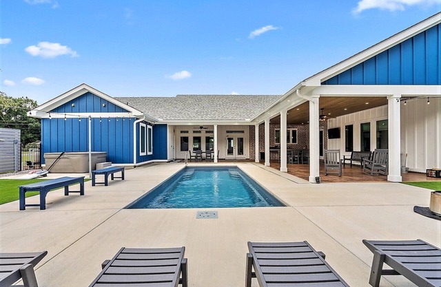 Large Lux Home,Private Pool,Spa,Backyard, 6 Bdrms, Beach,Wharf,OWA 15 Mins Away,