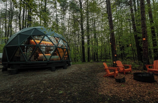 Large, luxurious geodesic dome - 09