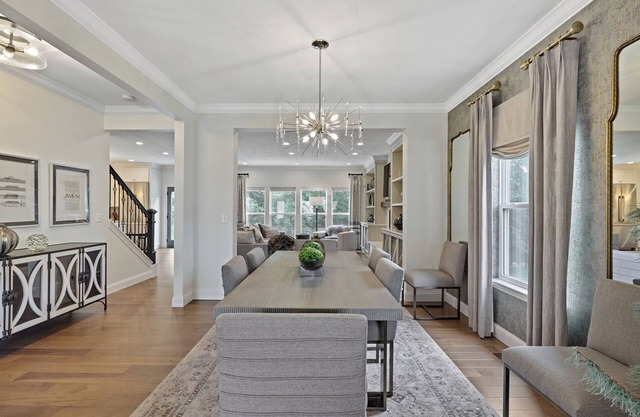 Large Luxury 5-bedroom house in charming St. Louis, MO with amazing bathrooms!