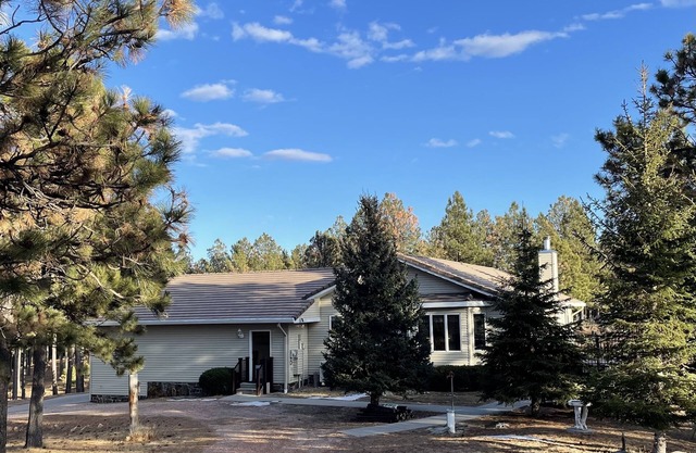 HomeLarge Home W / Scenic Deck Near Mt Rushmore✶