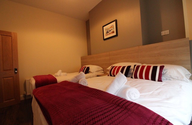 Grand Récemment rénové Maison de Ville, Sommeil 13, WIFI Professionnellement installé