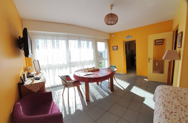 Large, pleasant three-star F1 apartment 800 metres from the sea!