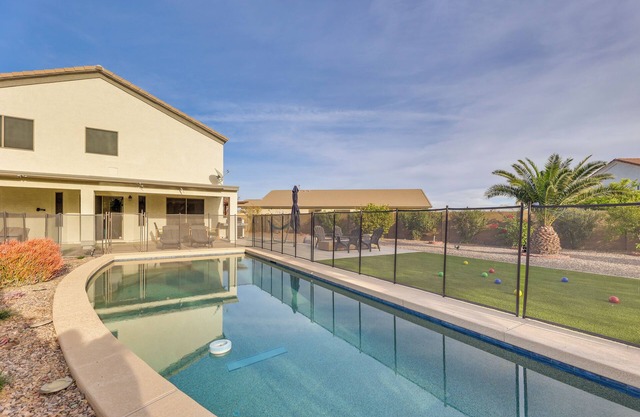 Southwest Sanctuary: Coolidge Home w/ Pool!