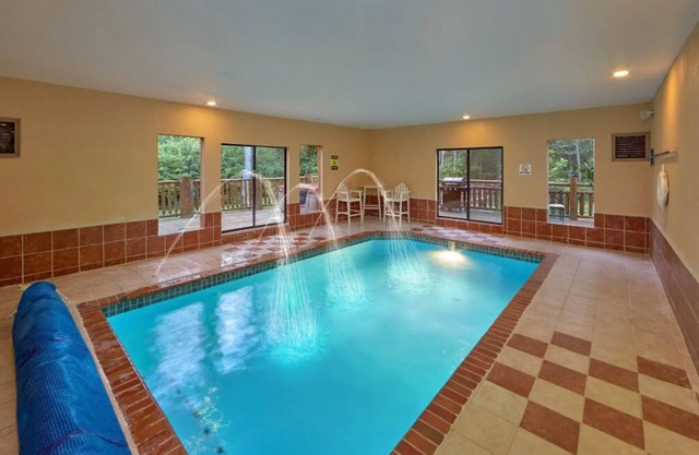 New Listing! Indoor Pool, Hot Tub, Free Attractions, Pool Table, Theater room