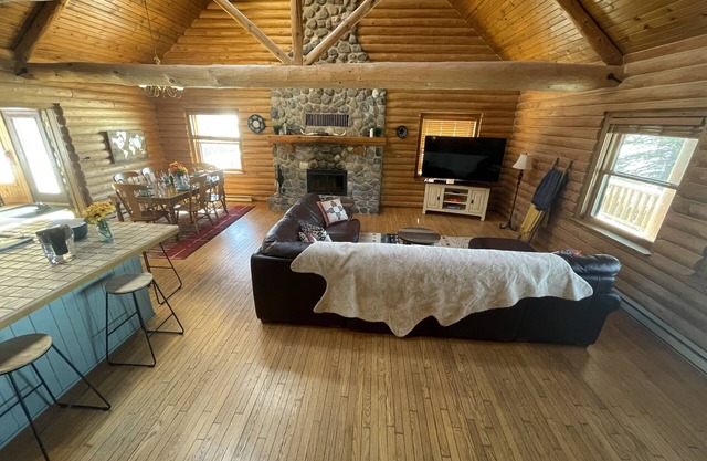 Large, private cabin for gatherings near famous Elkhart Lake