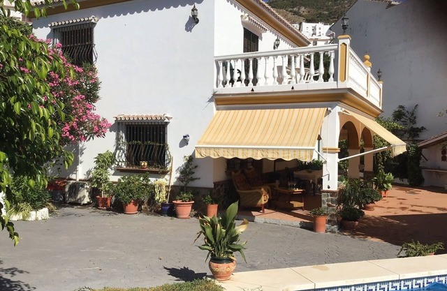 Villa à la campagne avec piscine dans un parc privé