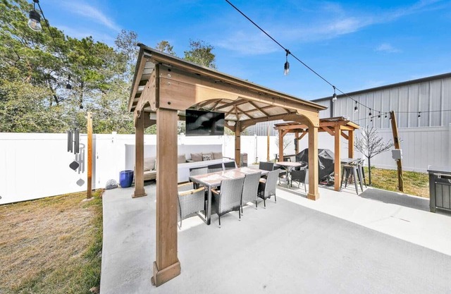 🏝️Large Private Yard-Walk to Beach-Casa Blanca Cove🏝️