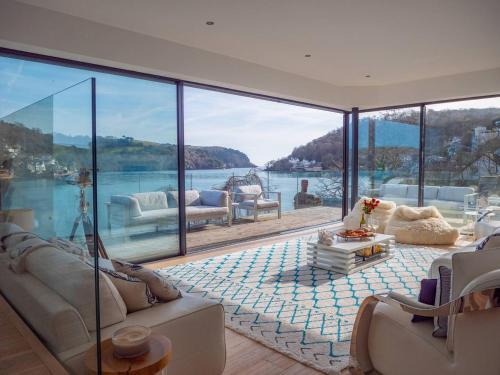 Large Riverside Retreat With Panoramic Dart Views