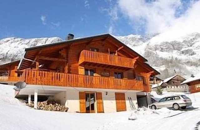 Large savoyard wooden chalet: a wonderful base for winter sports and all year round pleasure.