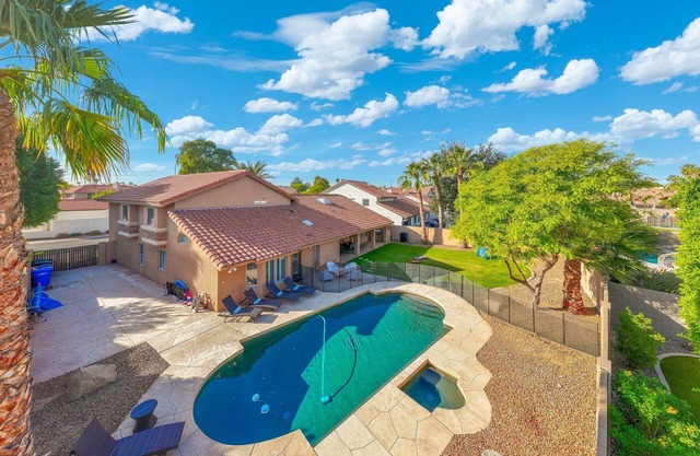 Luxury Desert Abode 7 chambres / 4 bains! 20 couchages!