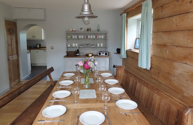 ** OFFRE SPÉCIALE ** Cottage en bord de mer situé au coeur de Manorbier, 10 personnes