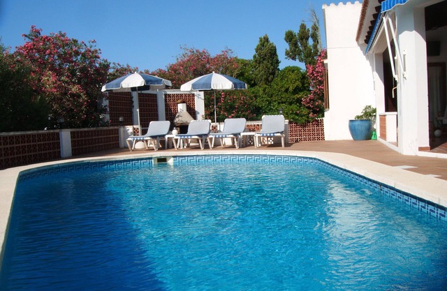 Grande villa avec piscine privée et bain à remous et une vue imprenable sur la campagne