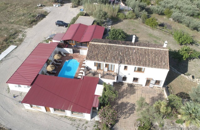 18 couchages, WiFi, situé entre plage et montagnes, Idéal pour famille et groupe