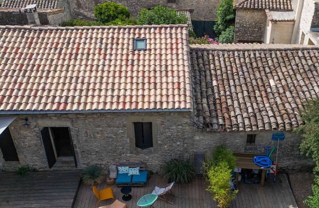 Grande maison de vacances en pierres Sud de la France