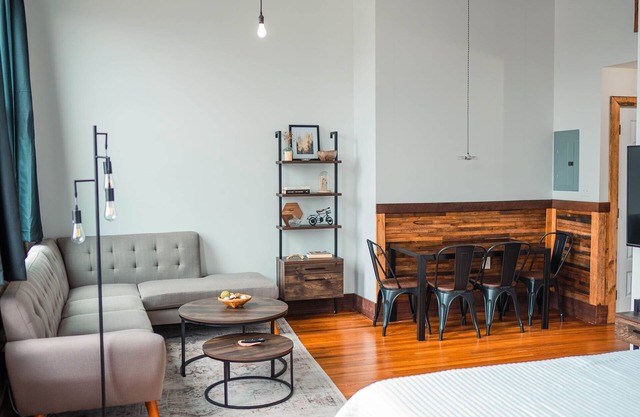Large Studio Suite in the Middle of Downtown JC