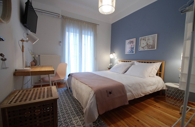 Grand appartement ensoleillé et moderne entièrement rénové, à côté d'Agia Sofia